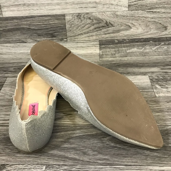 Betsey Johnson Crosbey Silver Glitter Flats - Picture 5 of 6